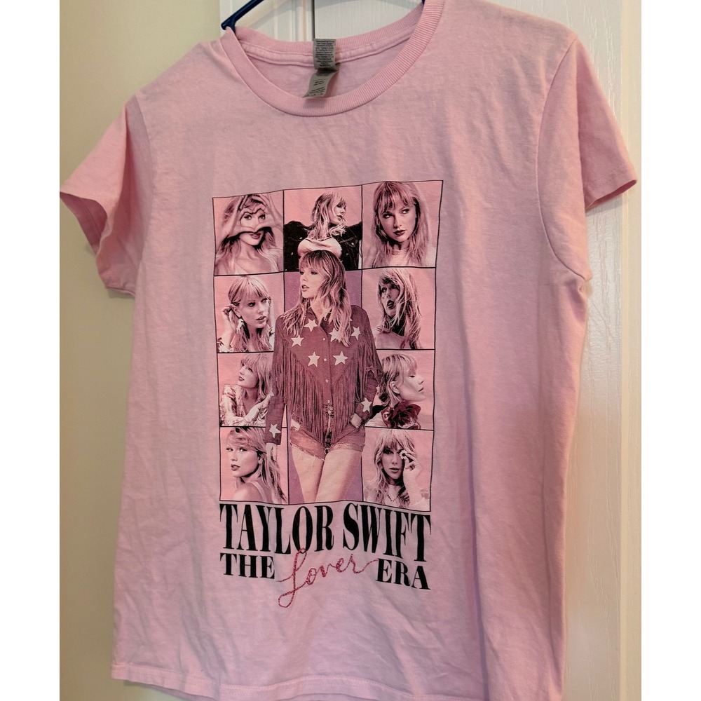 Gildan Taylor Swift The Lover Era Graphic T-Shirt Pink Women Medium Cotton Tee